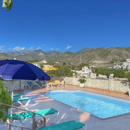 Villa Sleeps 8 Pool Air Con Wifi Nerja