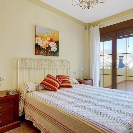 Sleeps 8 Pool Air Con Wifi Villa