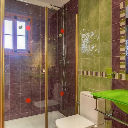 Sleeps 8 Pool Air Con Wifi * Nerja