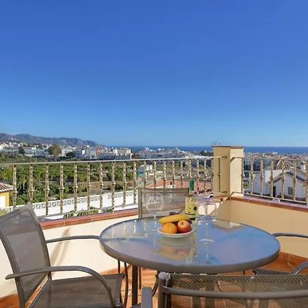 Sleeps 8 Pool Air Con Wifi *