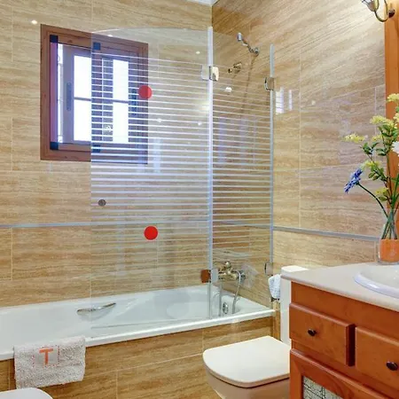 Sleeps 8 Pool Air Con Wifi Villa *